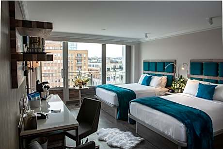 Signature Collection Deluxe Double Terrace Brooklyn View