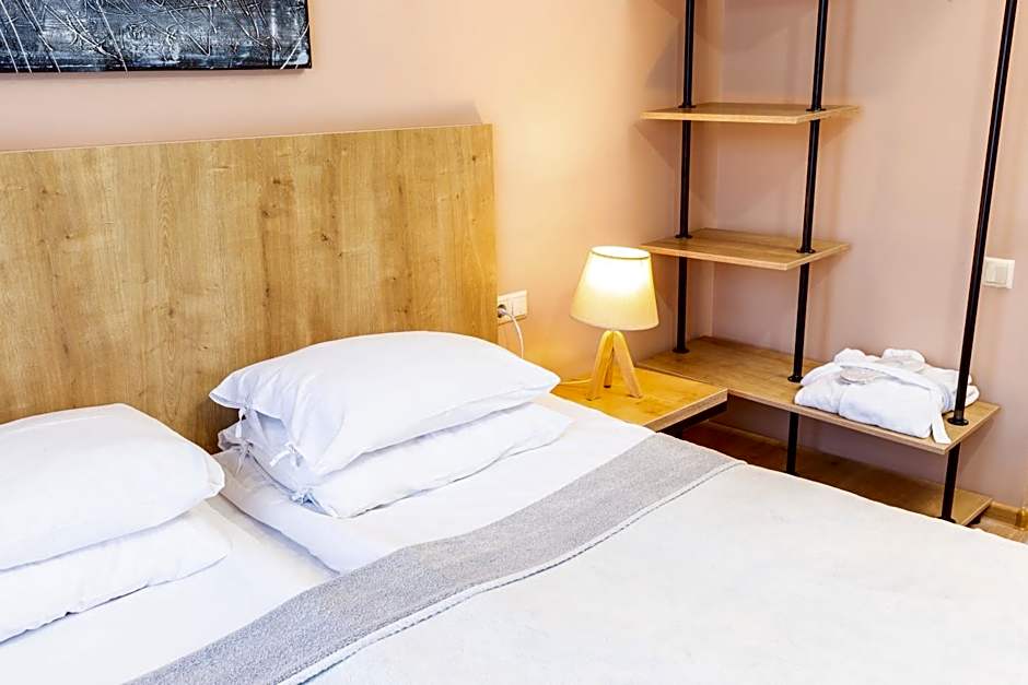 Hotel N16
