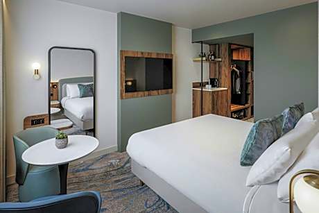 Junior Suite, 1 Bedroom Junior Suite, 1 King, Sofa bed