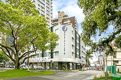 Hotel Valerim Itajaí / Navegantes