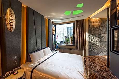 Deluxe Double Room - Check-In After 9:00 PM