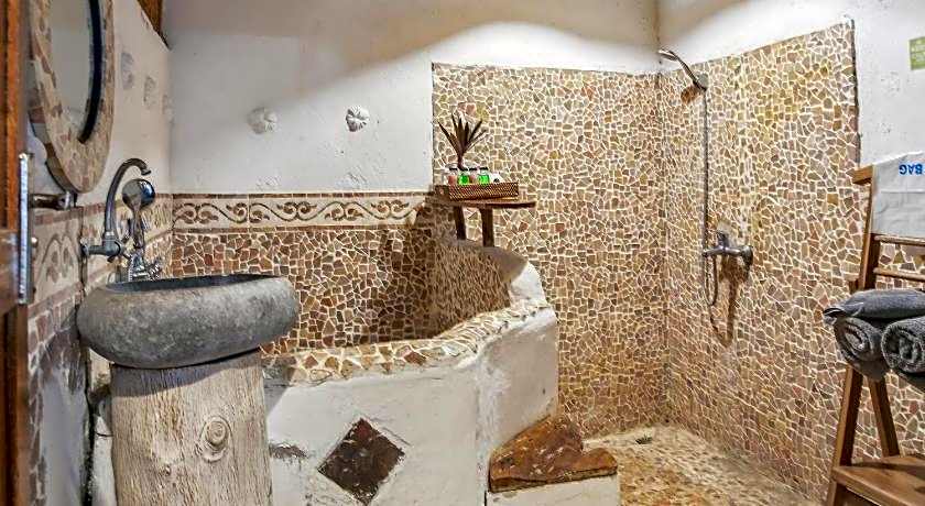 Cemara Beachfront Suite