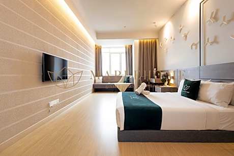 Premier Queen Suite