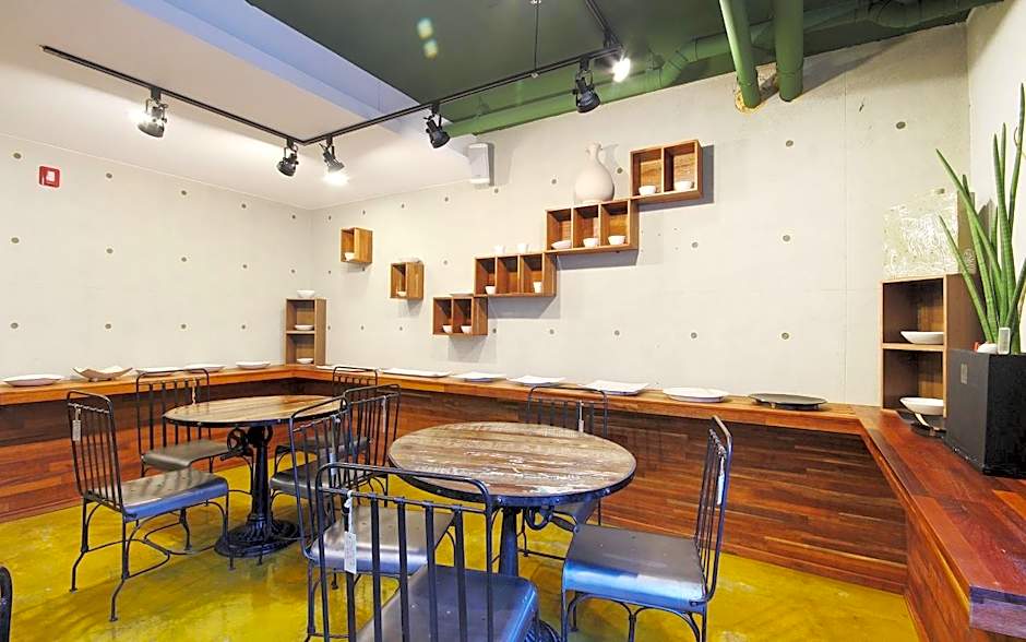 No.1 New Yorker Hotel