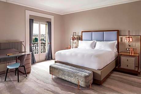 Premium Lake Front, Guest room, 1 King, Front Lake view