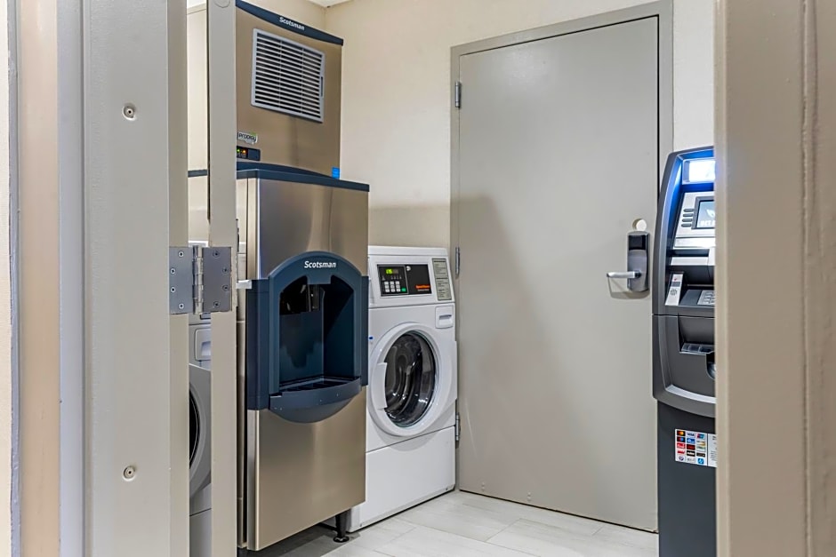 Holiday Inn Express Hotel & Suites Albuquerque Midtown by IHG