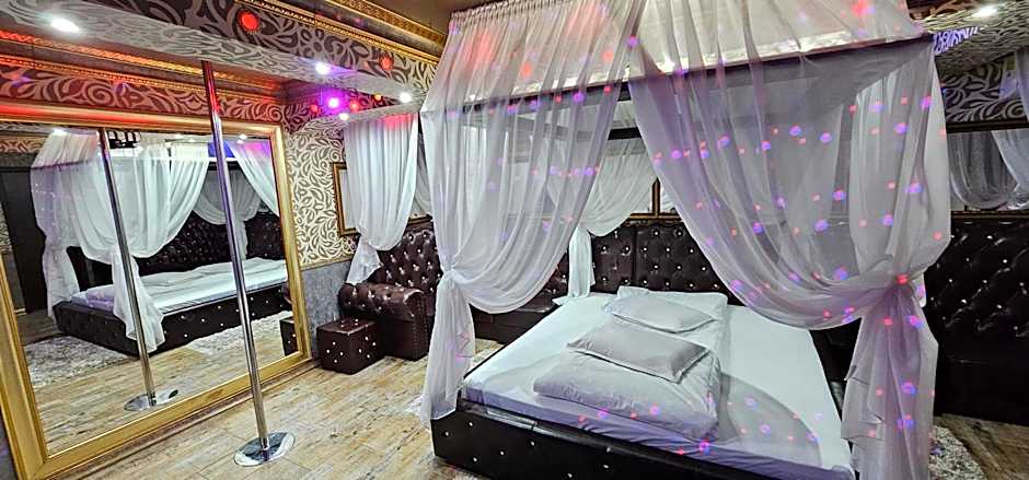 Hotel Boutique Mikaela (Adult Only)