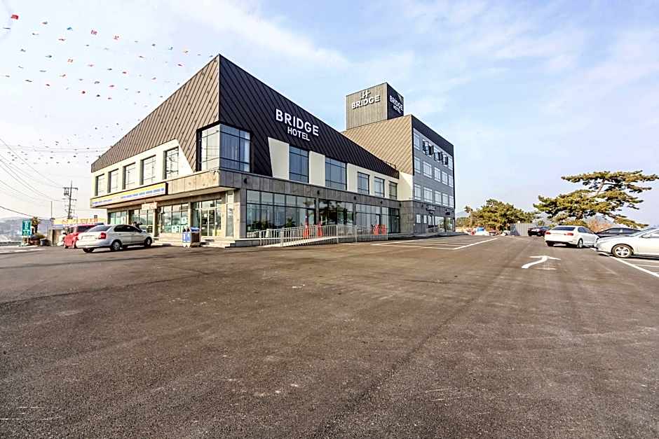 Tongyeong Bridge Hotel