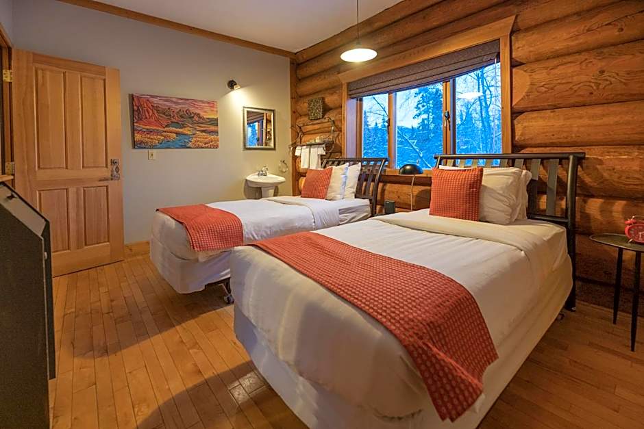 Photo 1 of 2 of 2 Twin Beds, Garden View