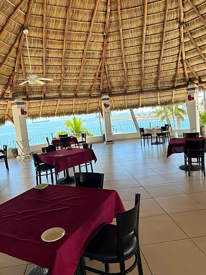 Depto familiar con vista al mar en Playasol Manzanillo