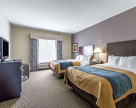 2 Queen Beds, Suite, Nonsmoking