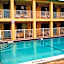 Searenity, Waterside studio in the heart of Treasure Island, walk to beach