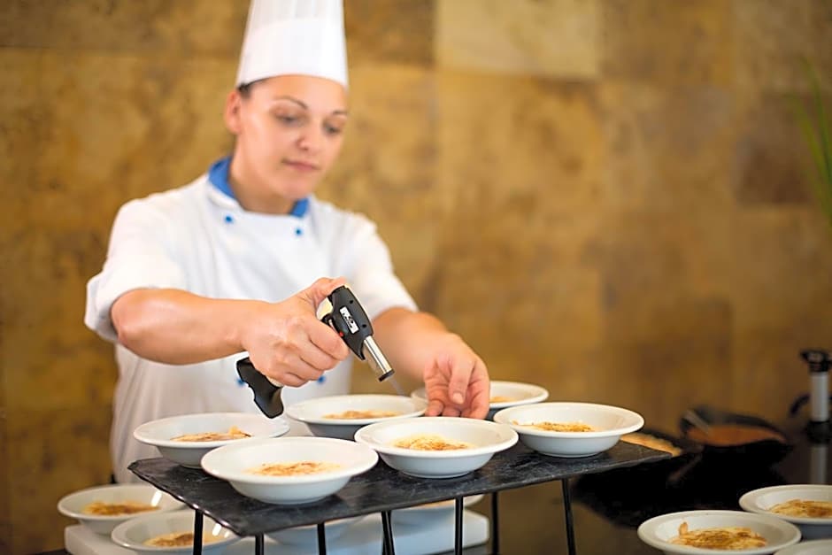 Hipotels Barrosa Palace & Spa