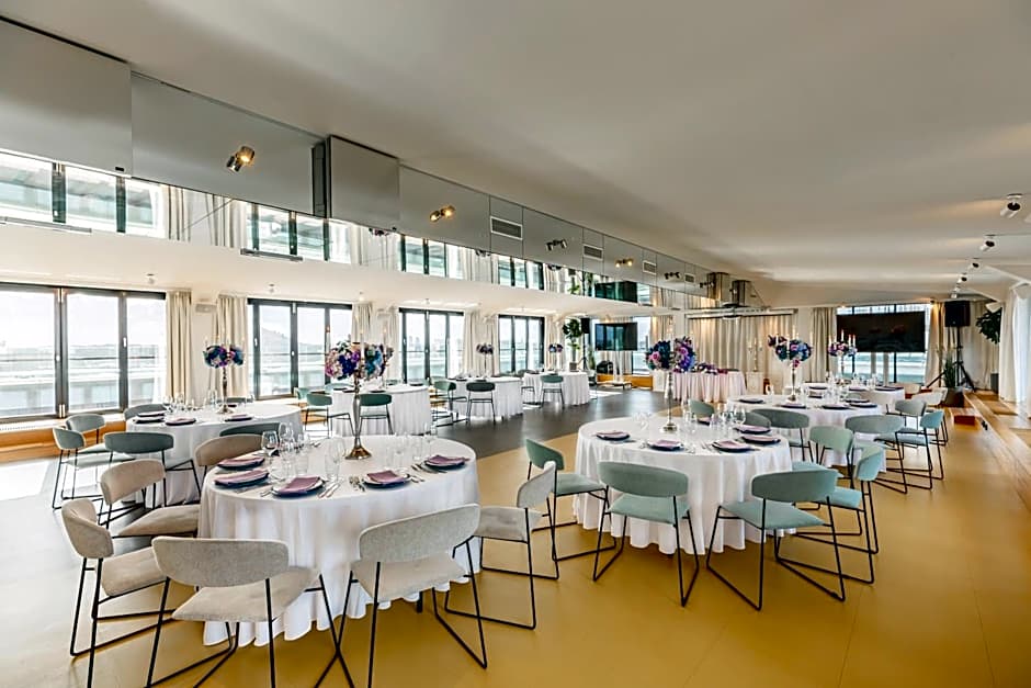 Wellton Riverside SPA Hotel