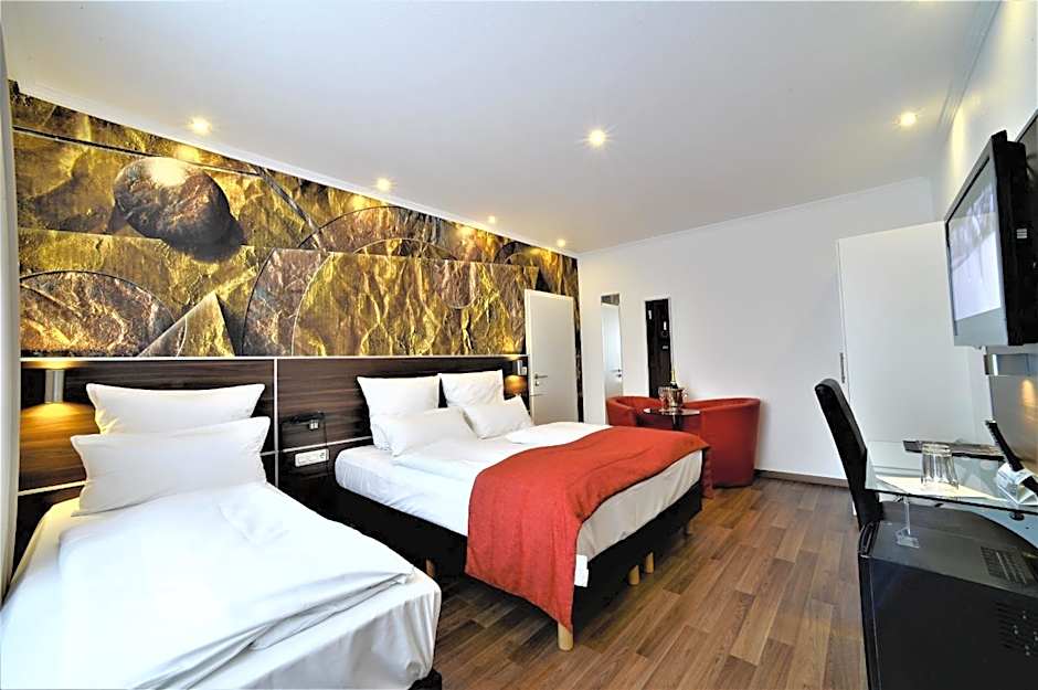 Ascot Hotel