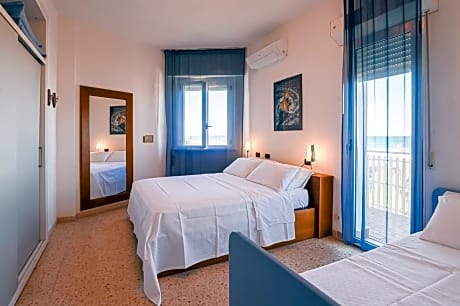 Triple Room with Sea View