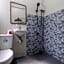 RedDoorz Plus @ Casa Lucia Sindalan San Fernando City Pampanga