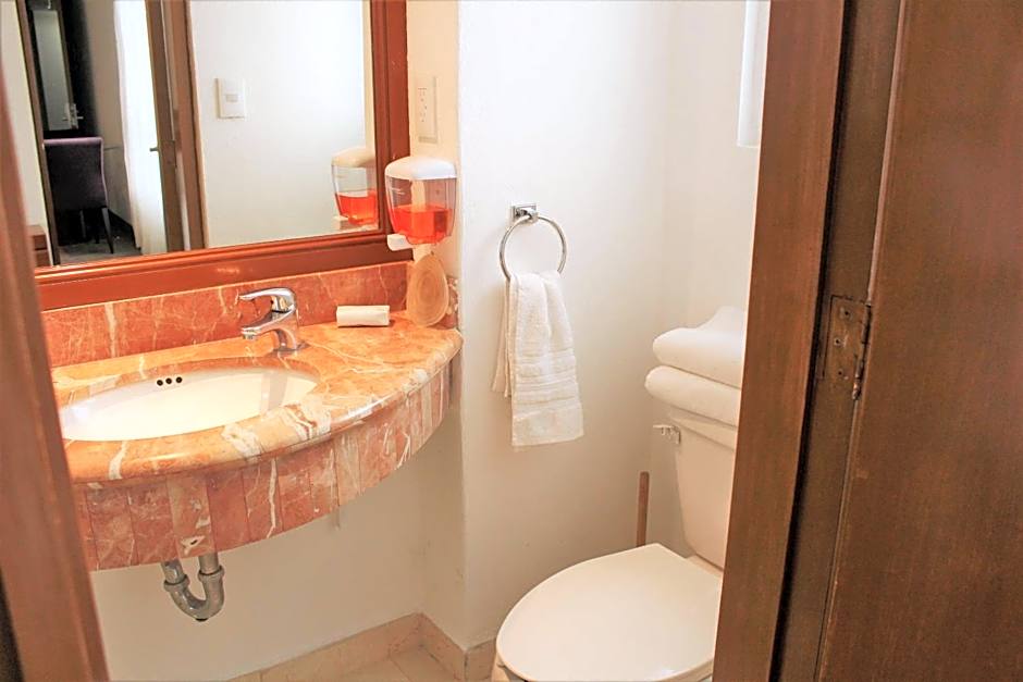 Condesa Suites