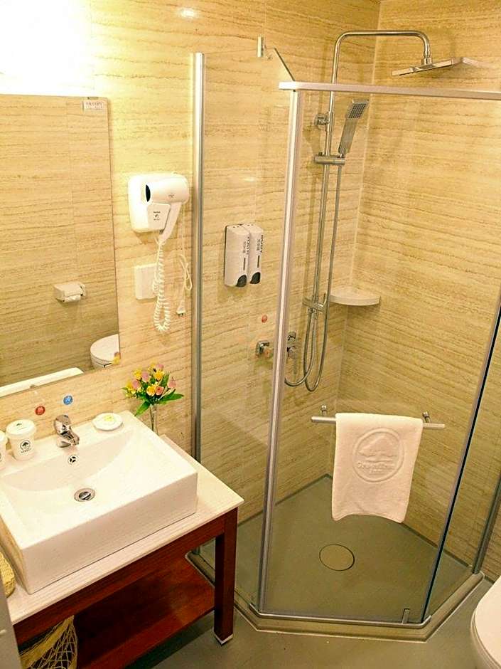 GreenTree Inn JiangSu DingShu Twon JieFang(E) Road Express Hotel