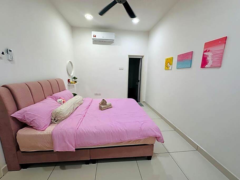 Rini residences 整栋双层排楼适合全家大小居住周边商店商场林立