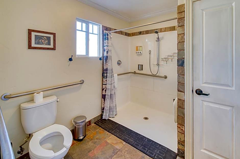 Moose and Maple Lodge