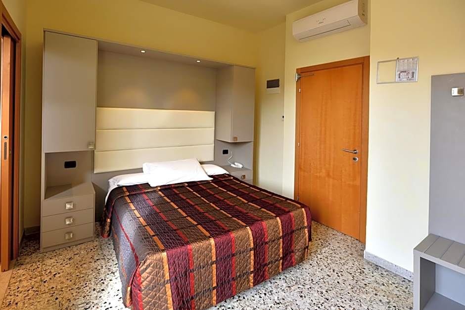 Hotel Alaska