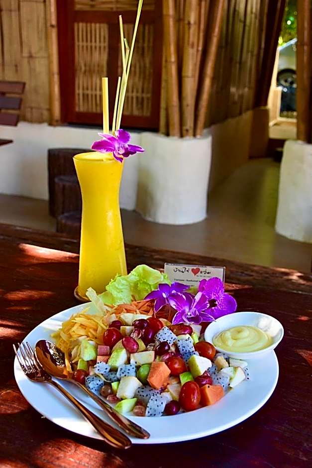 Ban Rai Jai Chaem - Spa Cafe & Homestay