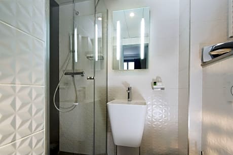 Double Room (1 Double Bed)