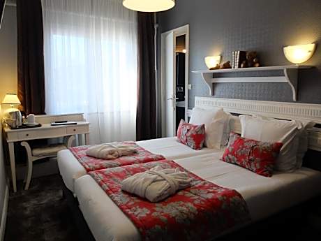 Twin Room with Shower