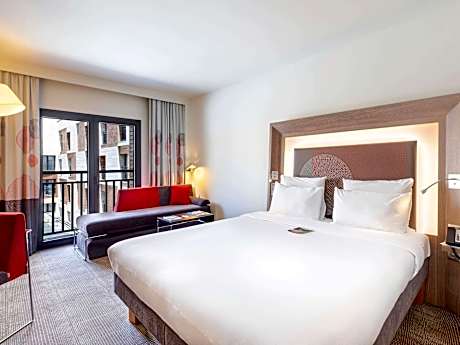 Superior Room With 1 Queen Size Bed And Sofa