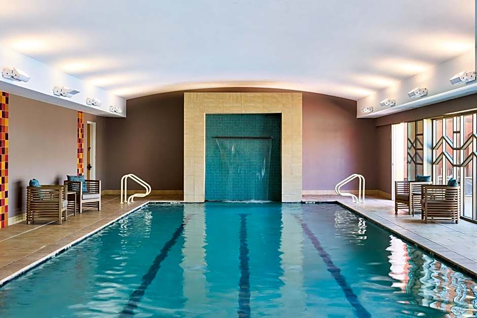 Renaissance® Phoenix Glendale Hotel & Conference Center