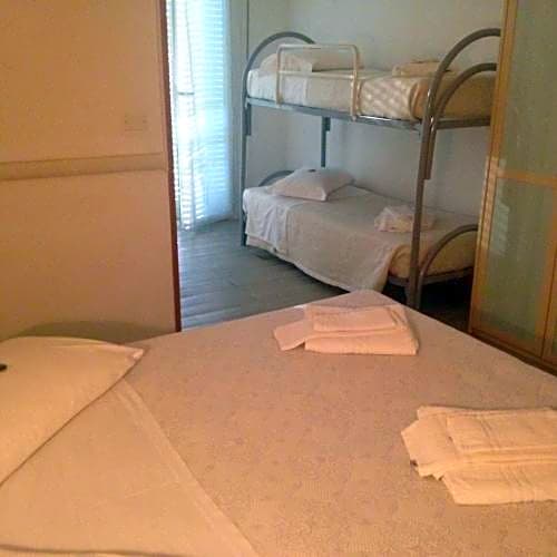 Hotel Carol