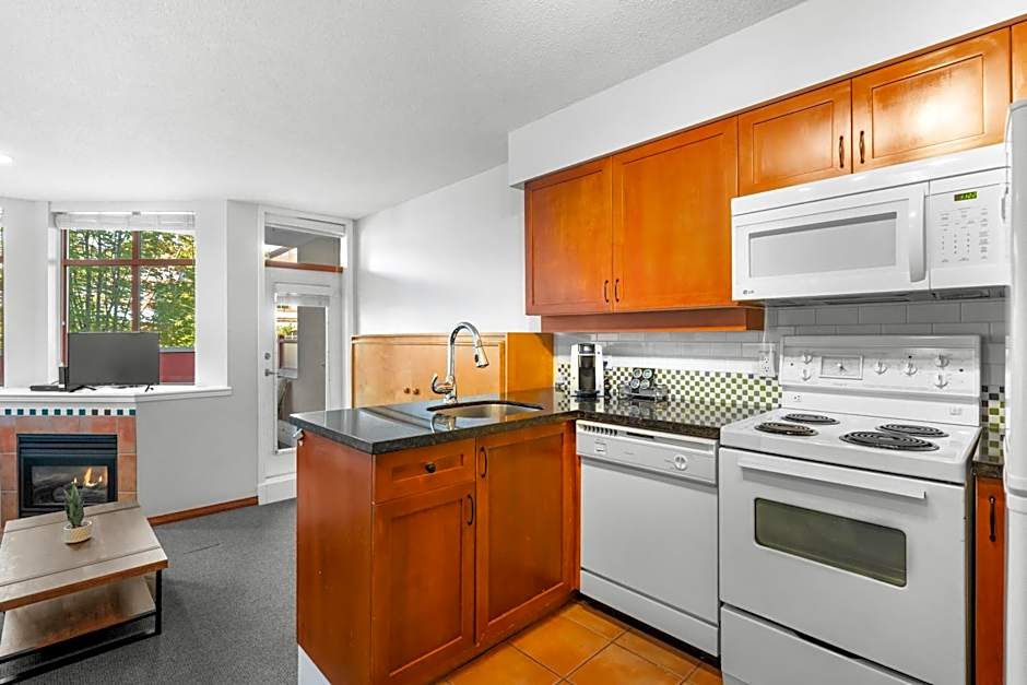 Alpenglow Lodge Large Studio with Dedicated Work Space by MVA