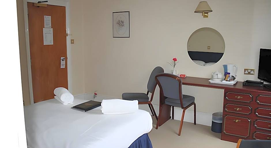 Uno Thames Hotel