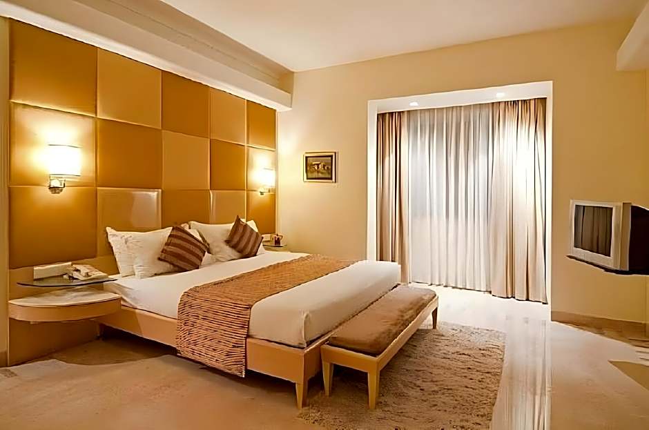 Ascot Hotel