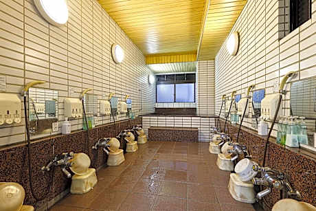 Economy Room - Shared Bathroom