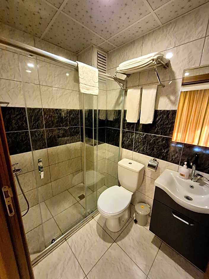 Toprak Otel