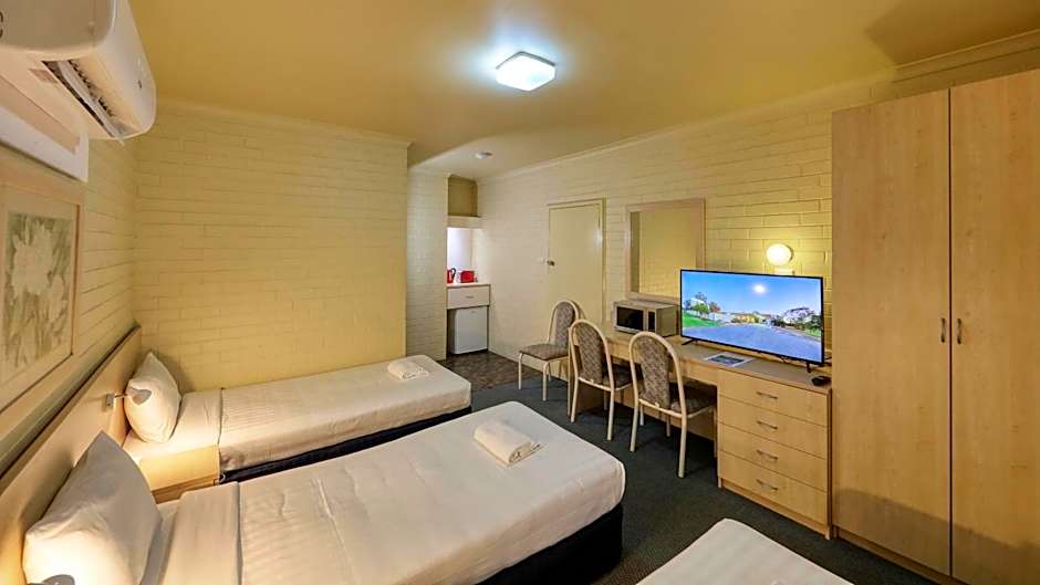 Photo 1 of 11 of Standard Triple Room