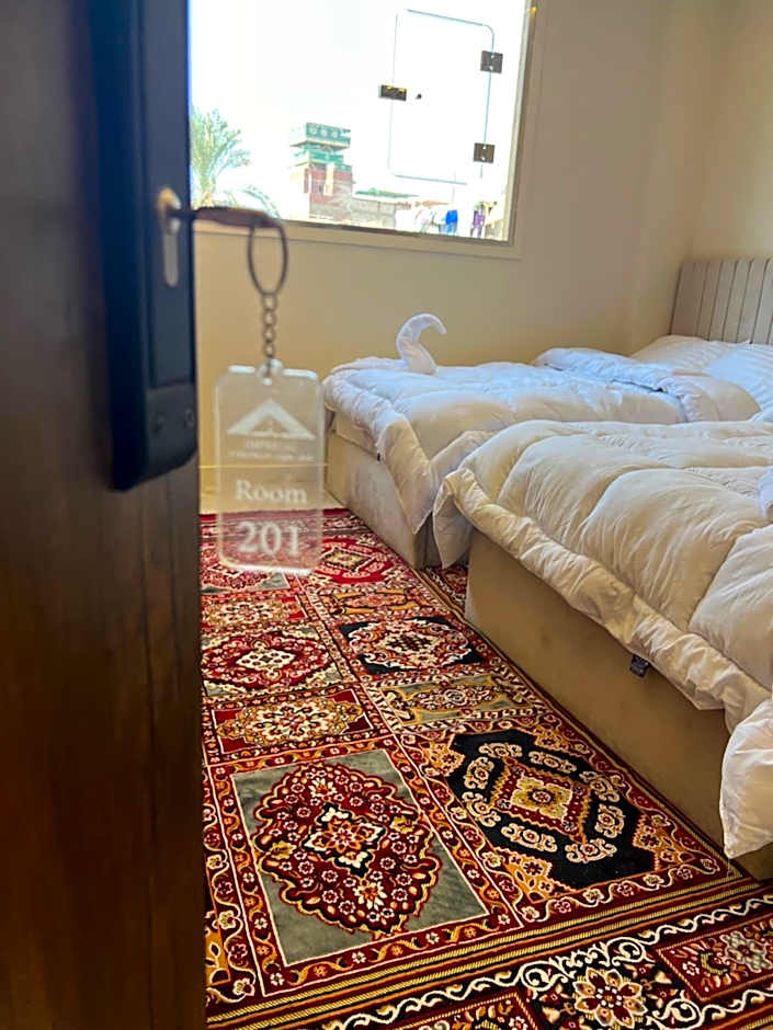 Imperial Pyramids View Inn