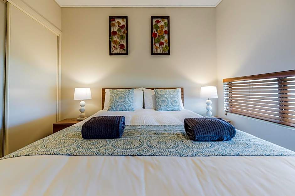 Loka Santi Penthouse 14 - Luxury Beachfront Escape with Sea View, Heated Pool, Steps from Main Beach