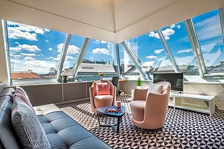 Top Floor Andrassy Suite (1 King Bed)
