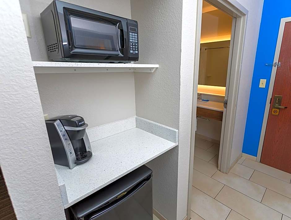 Holiday Inn Express Hotel & Suites Athens By IHG