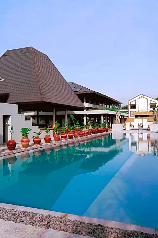 Ayom Java Village