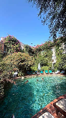 El Vino Hotel Suites