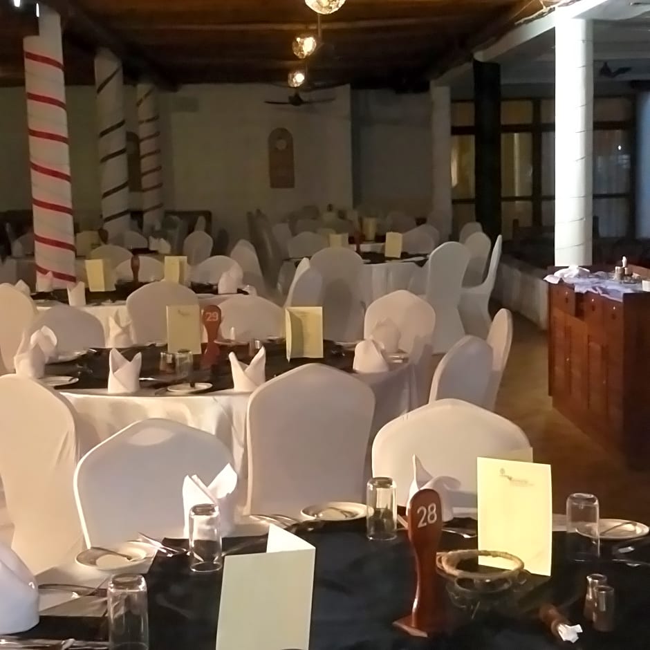 Travellers Beach Hotel & Club