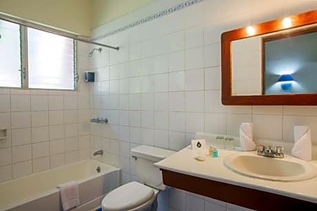 Double with frontal sea view (2 Queen Beds)