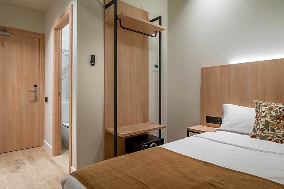 Aerohotel Barcelona Airport 24h
