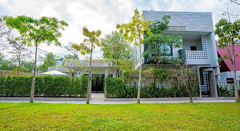 Rainforest Hotel by NSUN