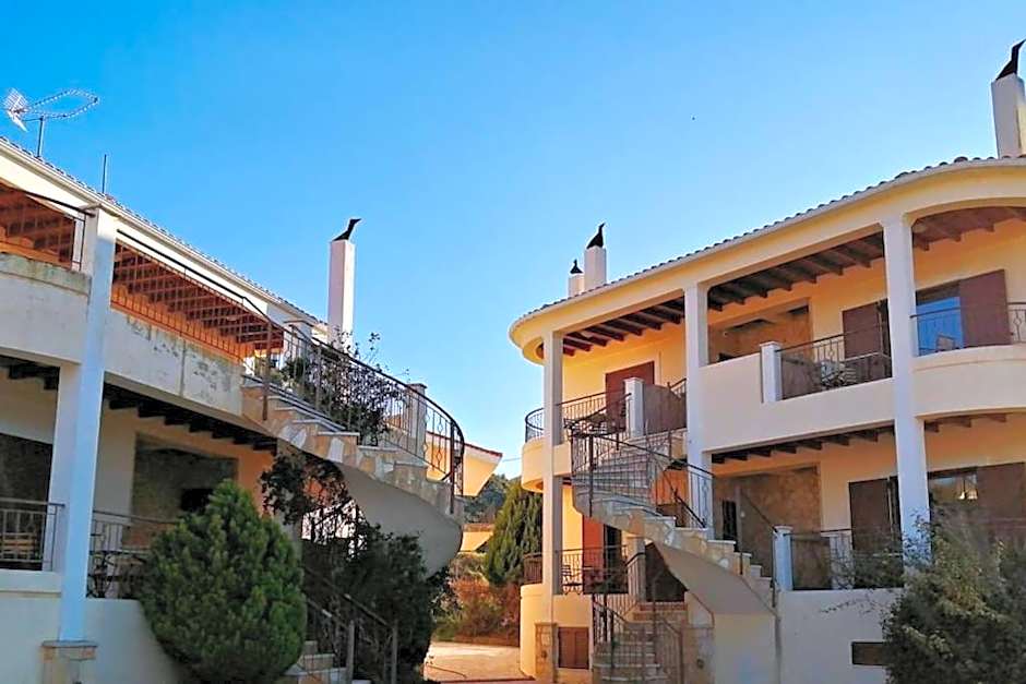 Kallisti Ξενώνας Διακοπτό-Καλάβρυτα