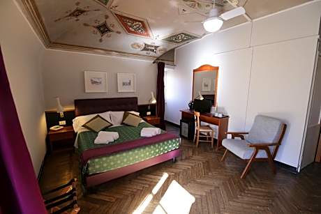 Double or Twin Room with Private External Bathroom